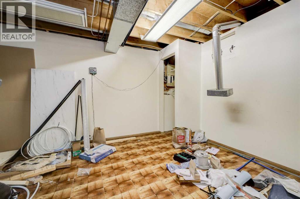 8605 19 Avenue Property Photo 32