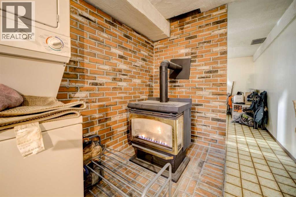8605 19 Avenue Property Photo 33