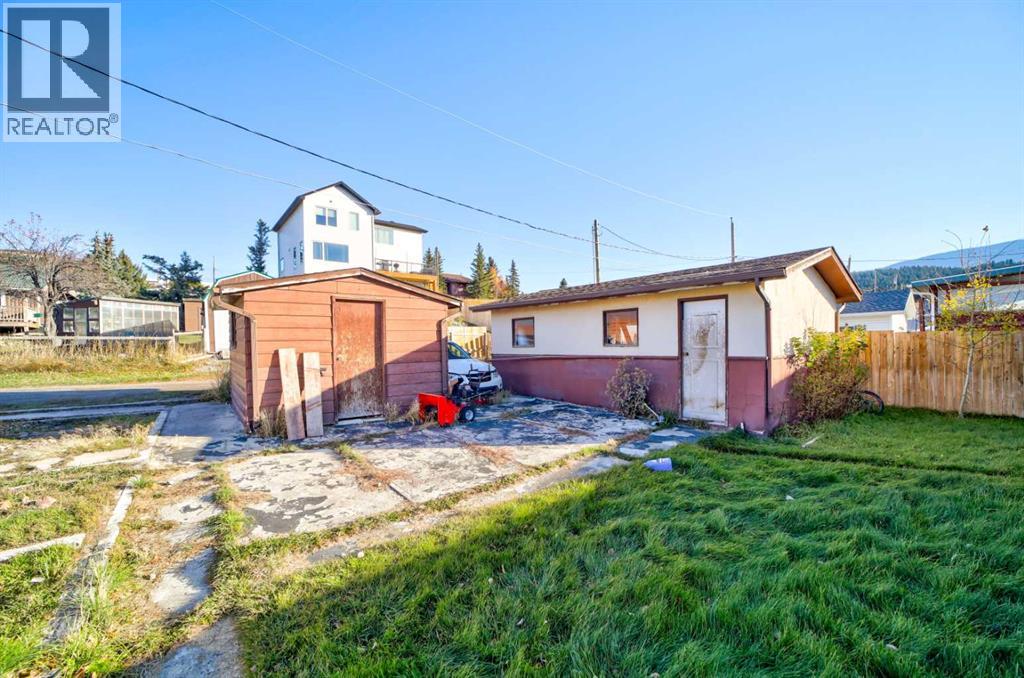 8605 19 Avenue Property Photo 35