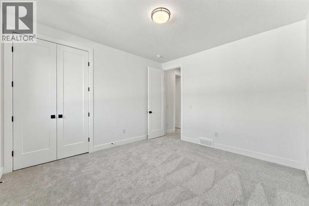 4918 21 Avenue Nw Property Photo 28