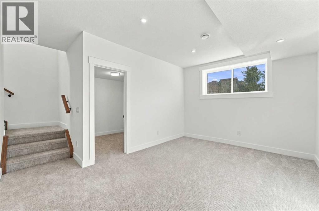4918 21 Avenue Nw Property Photo 33