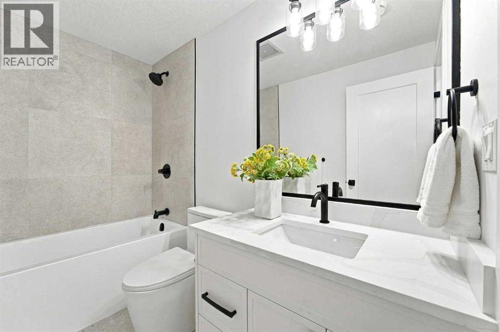 4918 21 Avenue Nw Property Photo 36