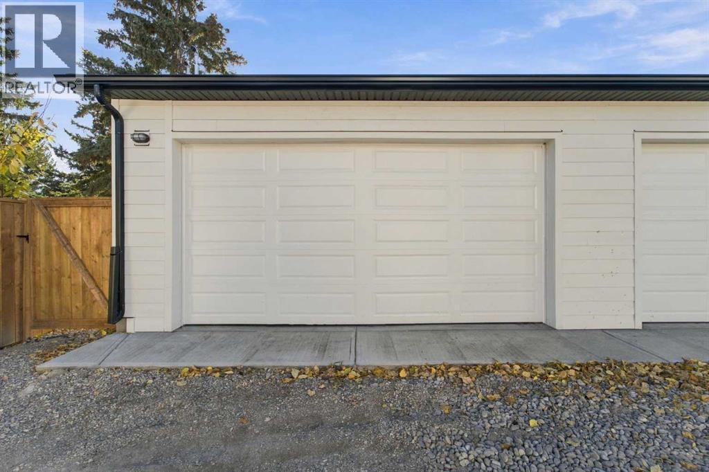 4918 21 Avenue Nw Property Photo 42