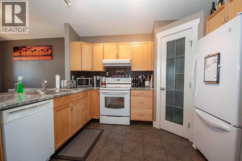 8934 69 Avenue Property Photo 2