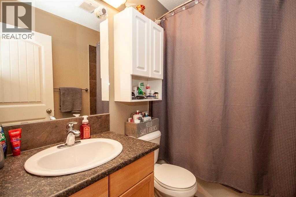 8934 69 Avenue Property Photo 4