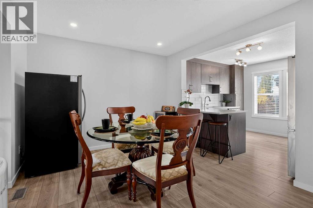 206 Cranbrook Square Se Property Photo 3