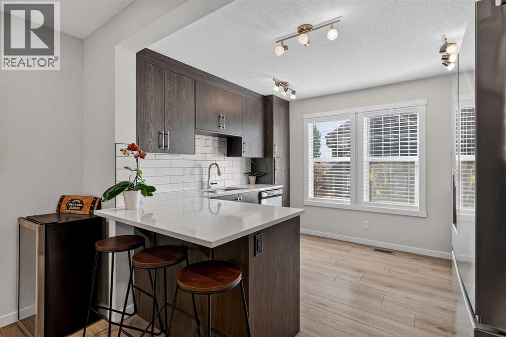 206 Cranbrook Square Se Property Photo 4