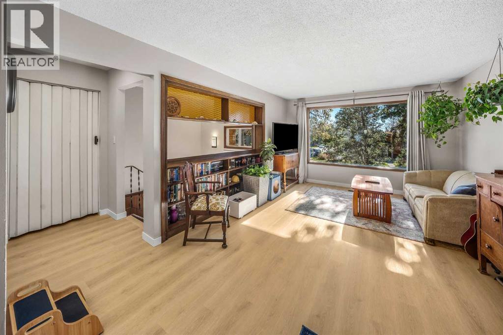 2658 11 Avenue Se Property Photo 2