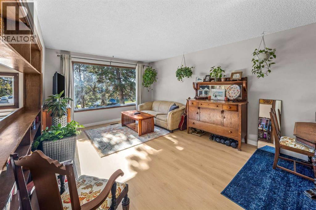 2658 11 Avenue Se Property Photo 9