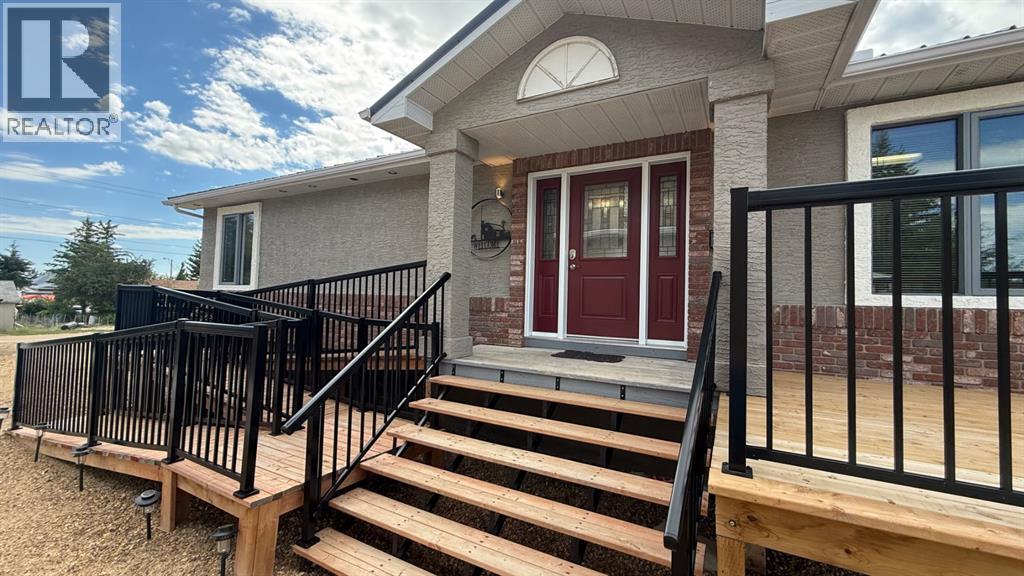 307 4 Avenue W Property Photo 2