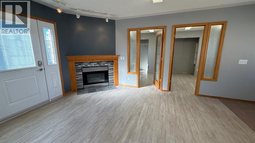 307 4 Avenue W Property Photo 4