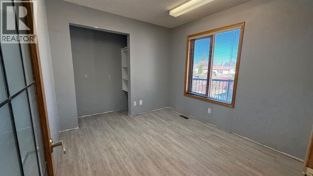307 4 Avenue W Property Photo 5