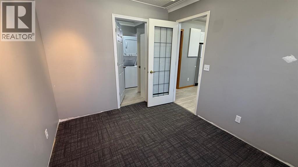 307 4 Avenue W Property Photo 14