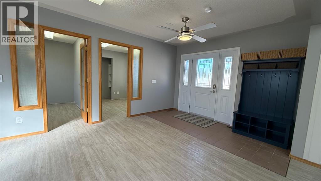 307 4 Avenue W Property Photo 22