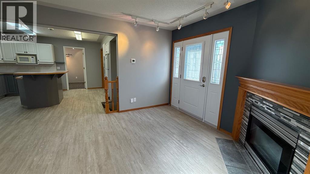 307 4 Avenue W Property Photo 23