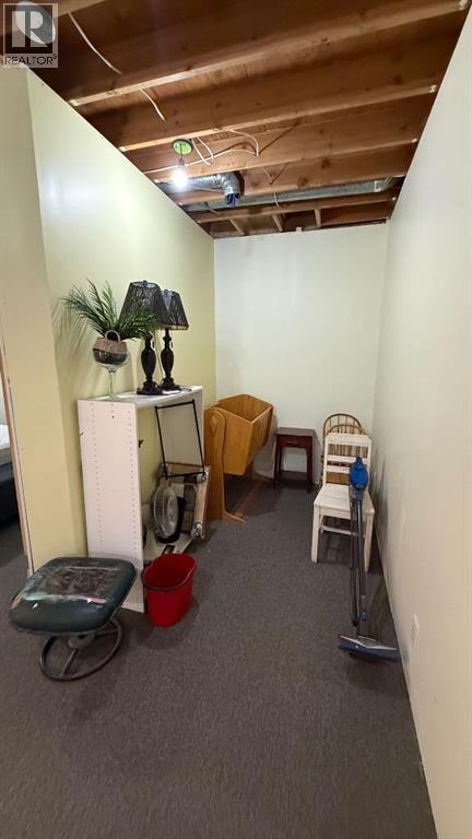 307 4 Avenue W Property Photo 26