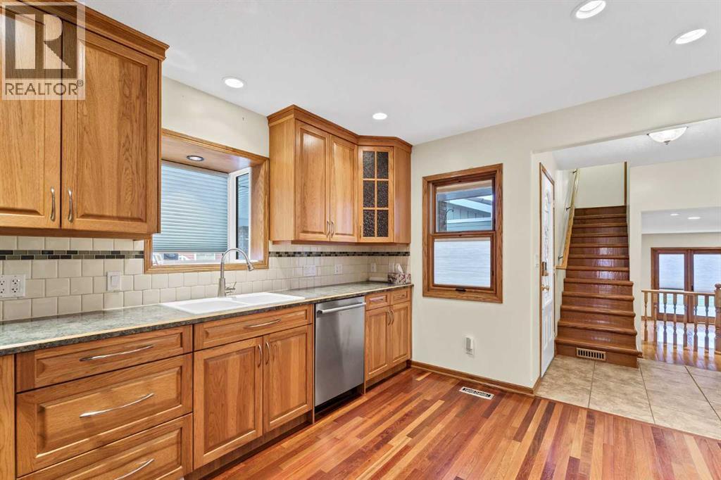 126 8 Avenue E Property Photo 5