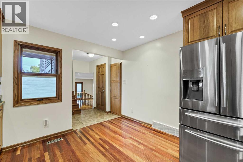 126 8 Avenue E Property Photo 6