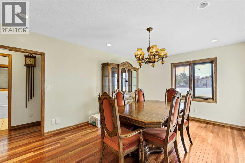 126 8 Avenue E Property Photo 9