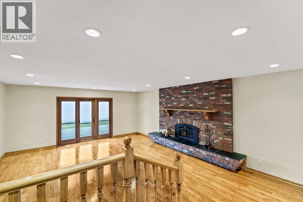 126 8 Avenue E Property Photo 11