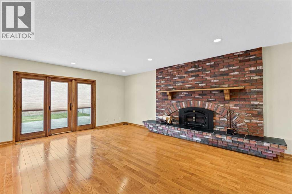 126 8 Avenue E Property Photo 12