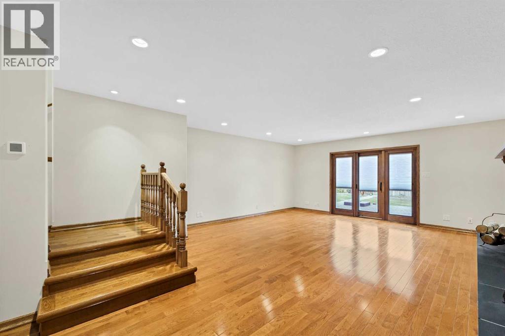 126 8 Avenue E Property Photo 13