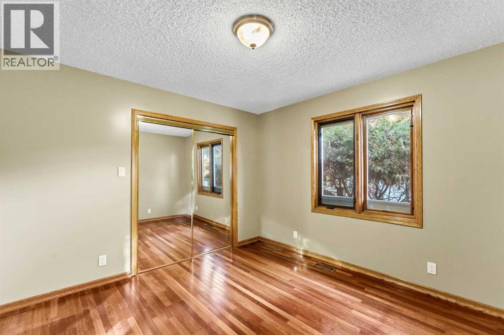 126 8 Avenue E Property Photo 19