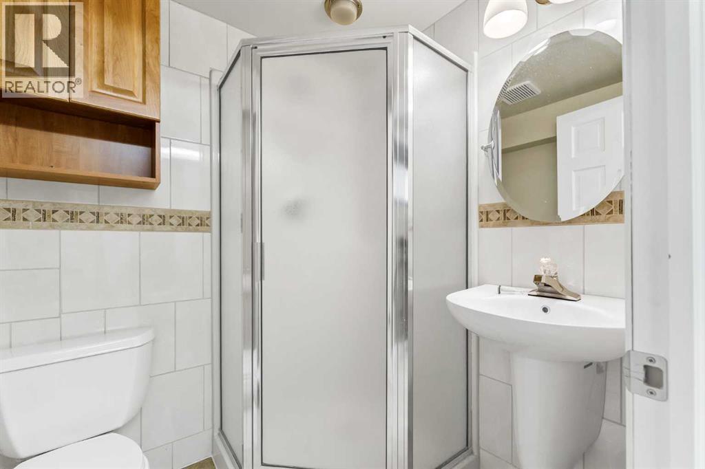 126 8 Avenue E Property Photo 23