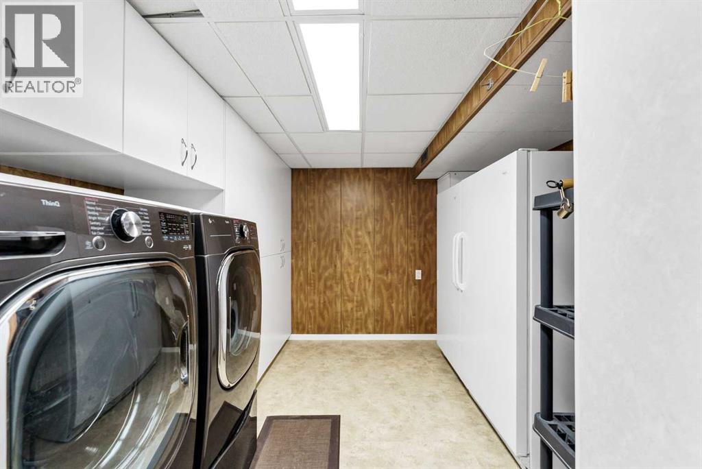 126 8 Avenue E Property Photo 26
