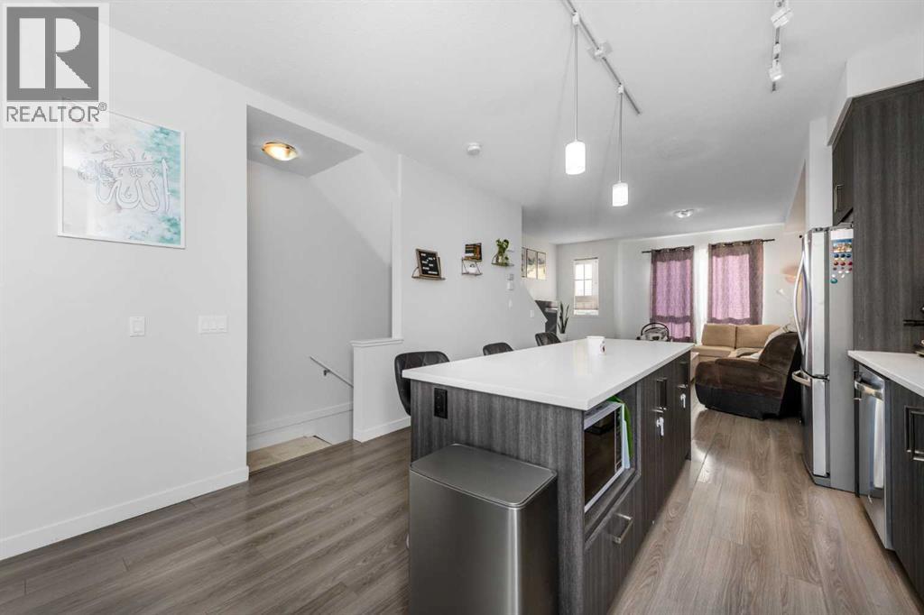 932 Sherwood Boulevard Nw Property Photo 6