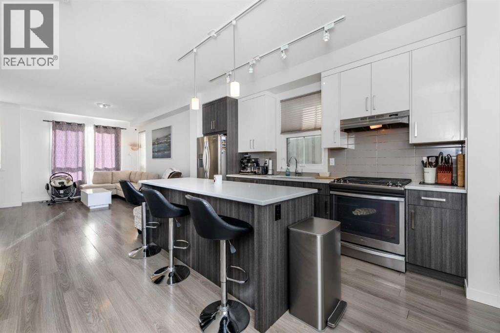 932 Sherwood Boulevard Nw Property Photo 7