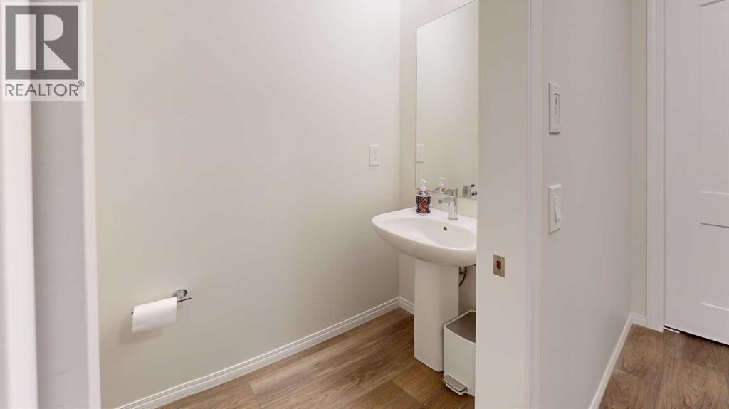 504 Monterey Drive Se Property Photo 9