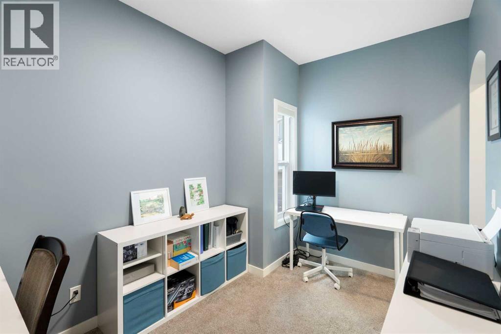 642 Kingsmere Way Se Property Photo 10