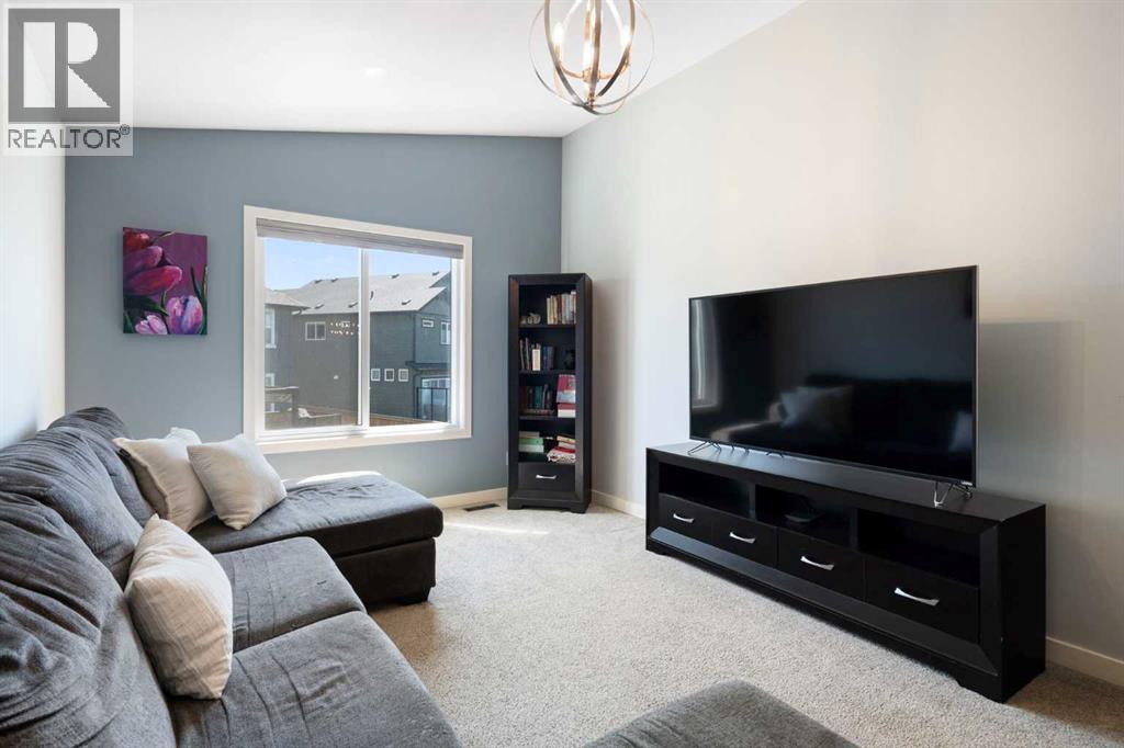 642 Kingsmere Way Se Property Photo 12