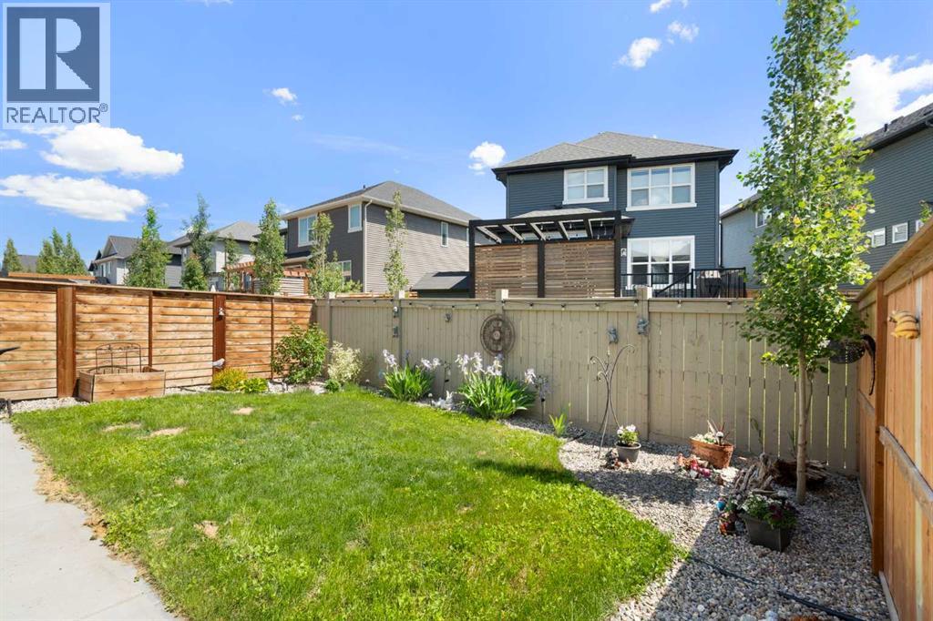 642 Kingsmere Way Se Property Photo 25