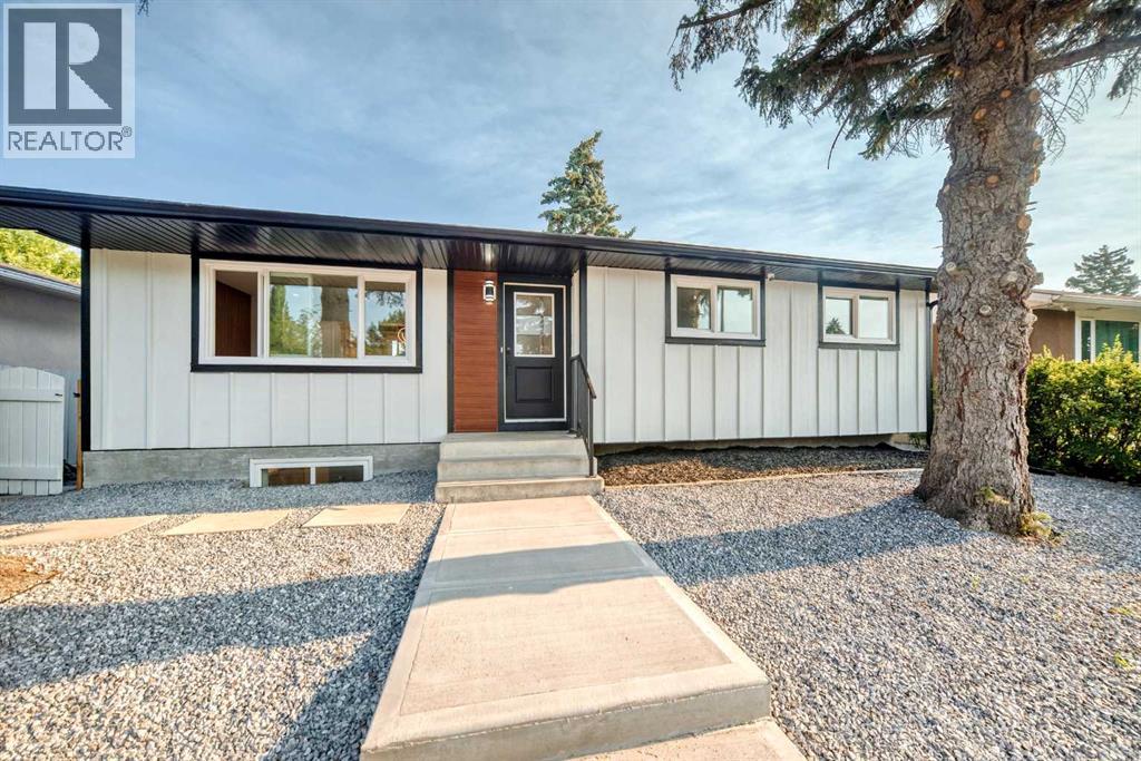 808 Avonlea Place Se Property Photo 1