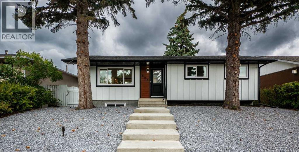 808 Avonlea Place Se Property Photo 2