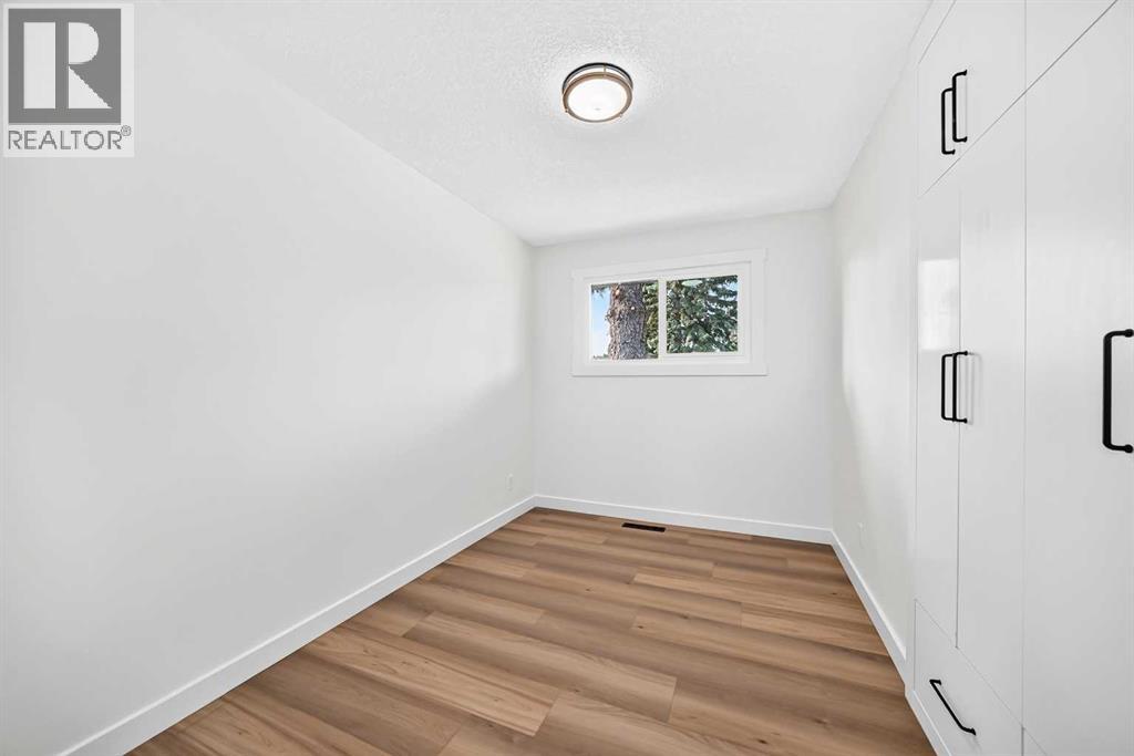 808 Avonlea Place Se Property Photo 15