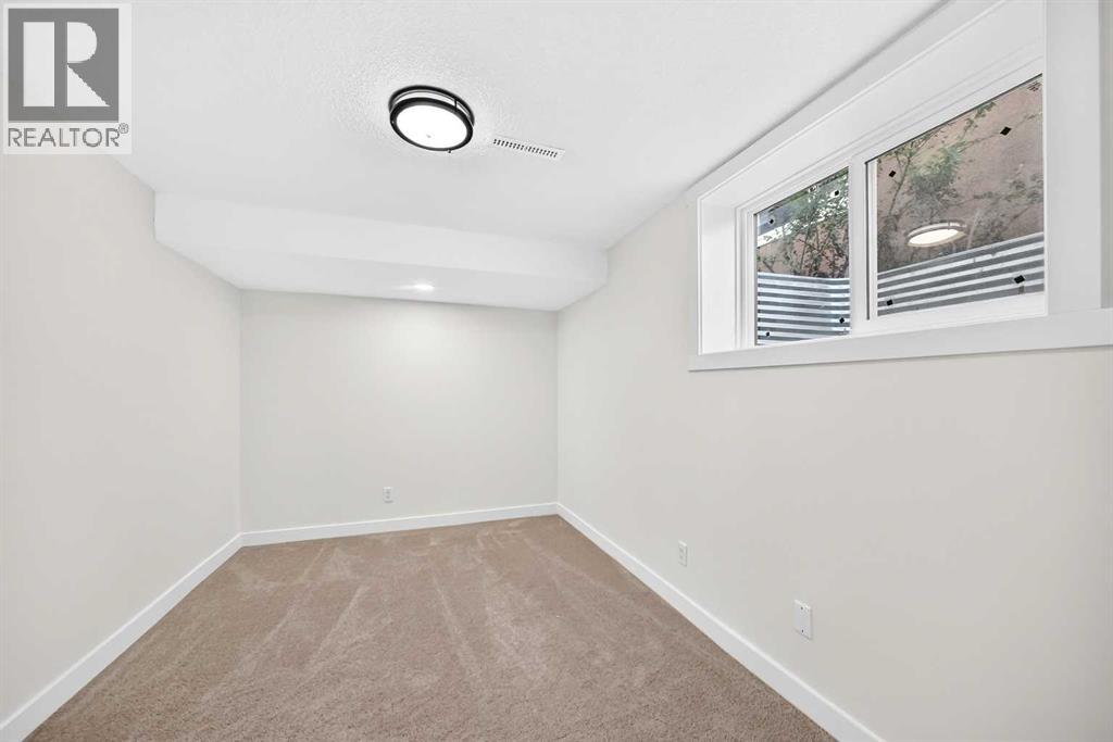 808 Avonlea Place Se Property Photo 26