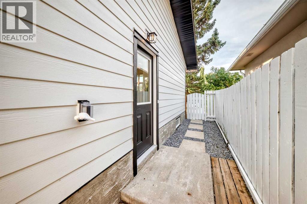 808 Avonlea Place Se Property Photo 32