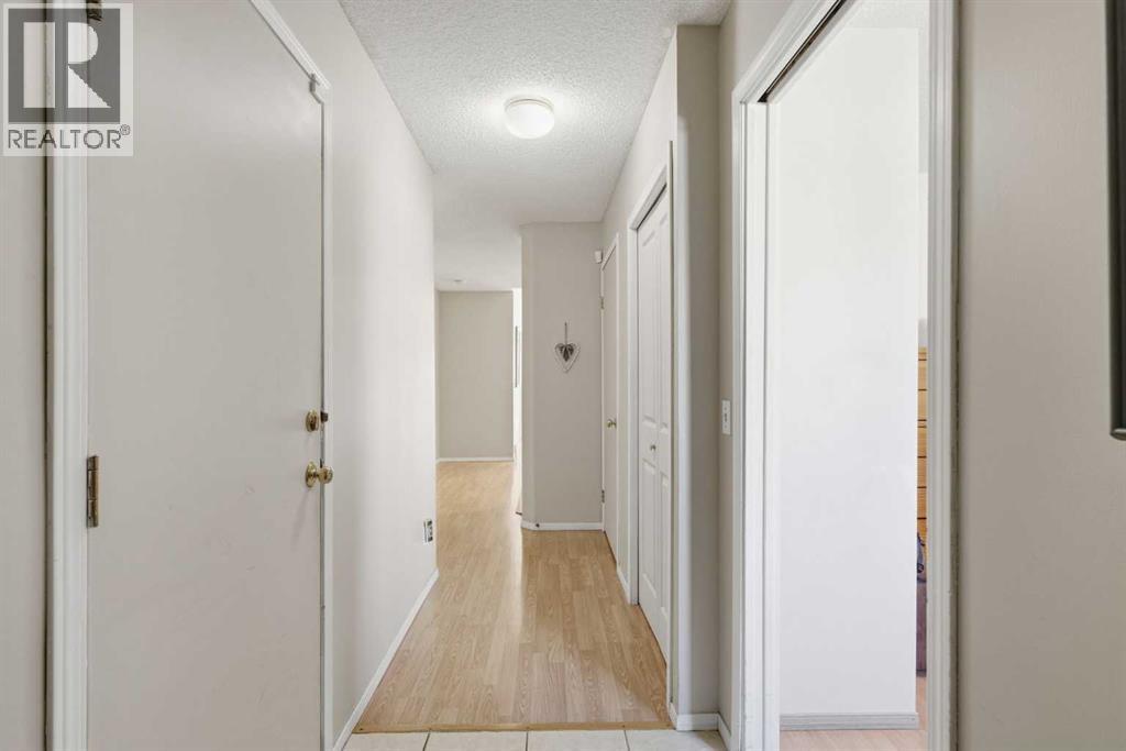 110 Somervale Point Sw Property Photo 3