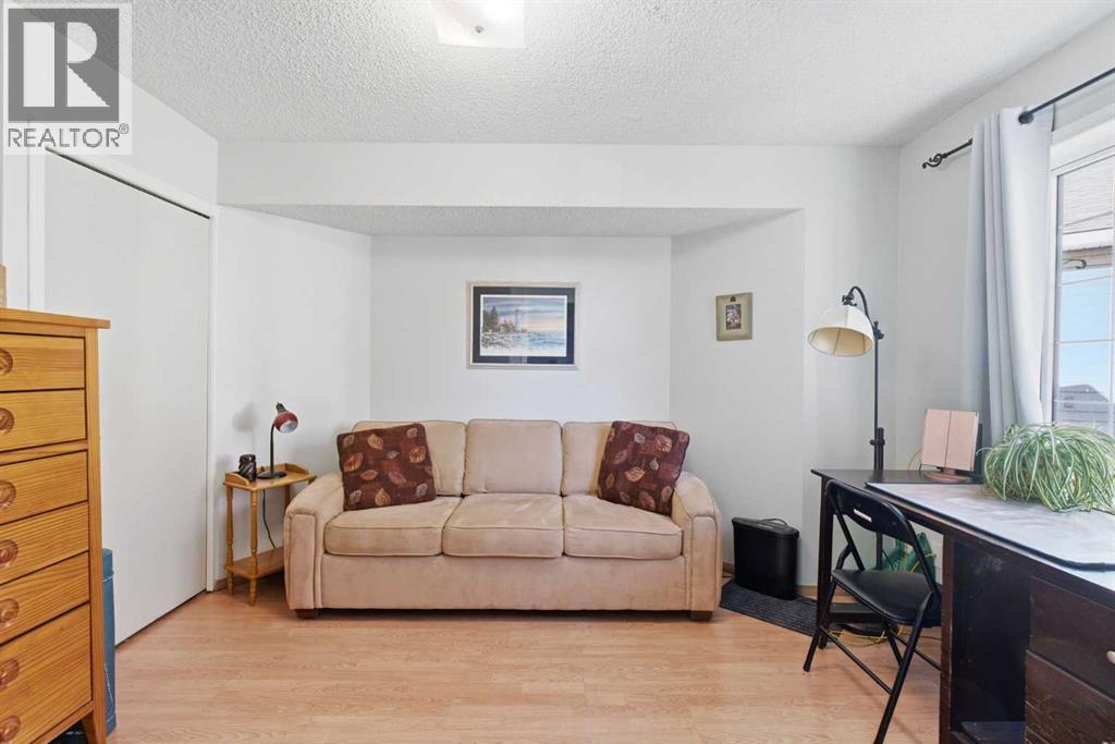 110 Somervale Point Sw Property Photo 4