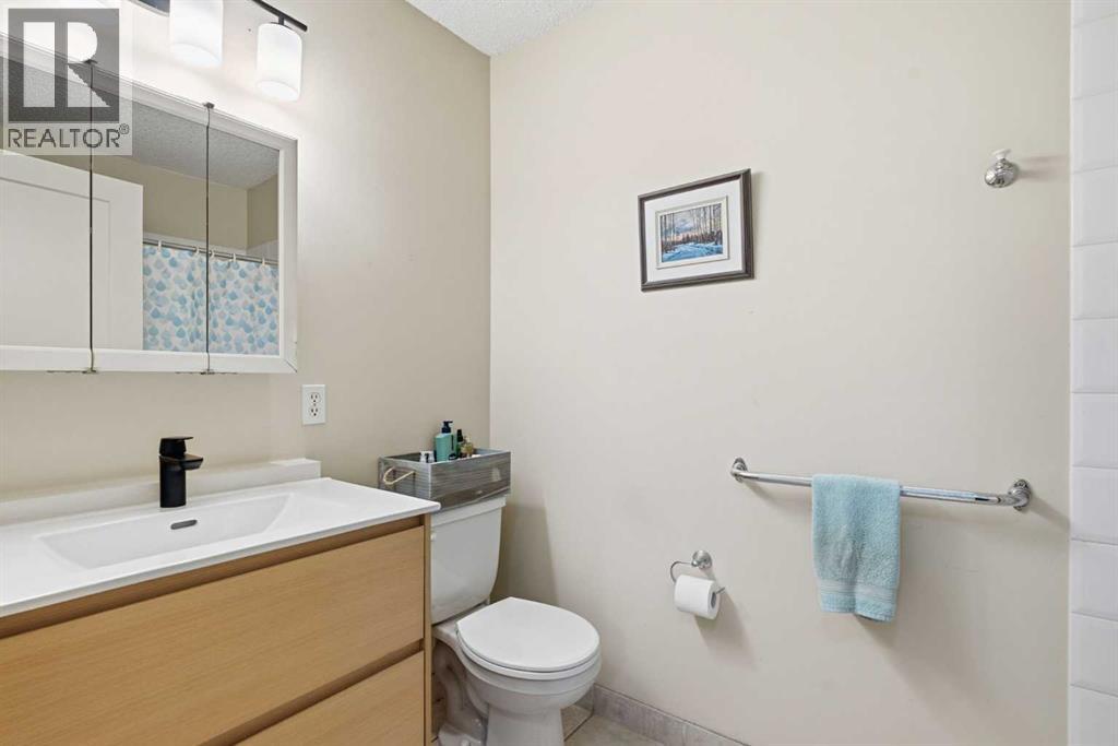110 Somervale Point Sw Property Photo 7