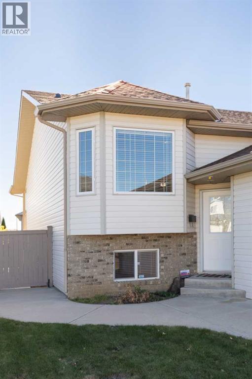 593 Stark Way Se Property Photo 2