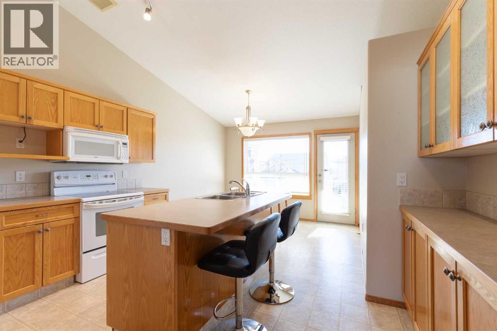 593 Stark Way Se Property Photo 8