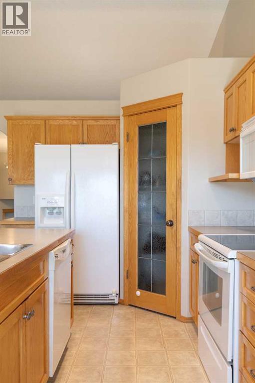 593 Stark Way Se Property Photo 11