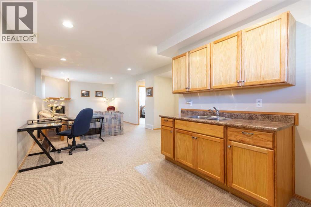 593 Stark Way Se Property Photo 32