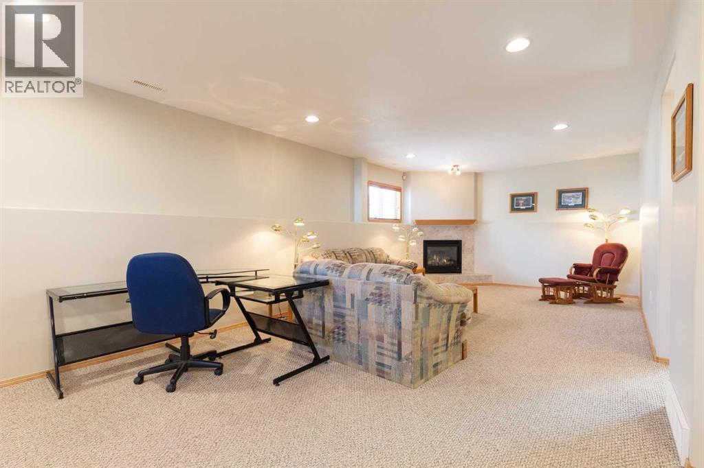 593 Stark Way Se Property Photo 33