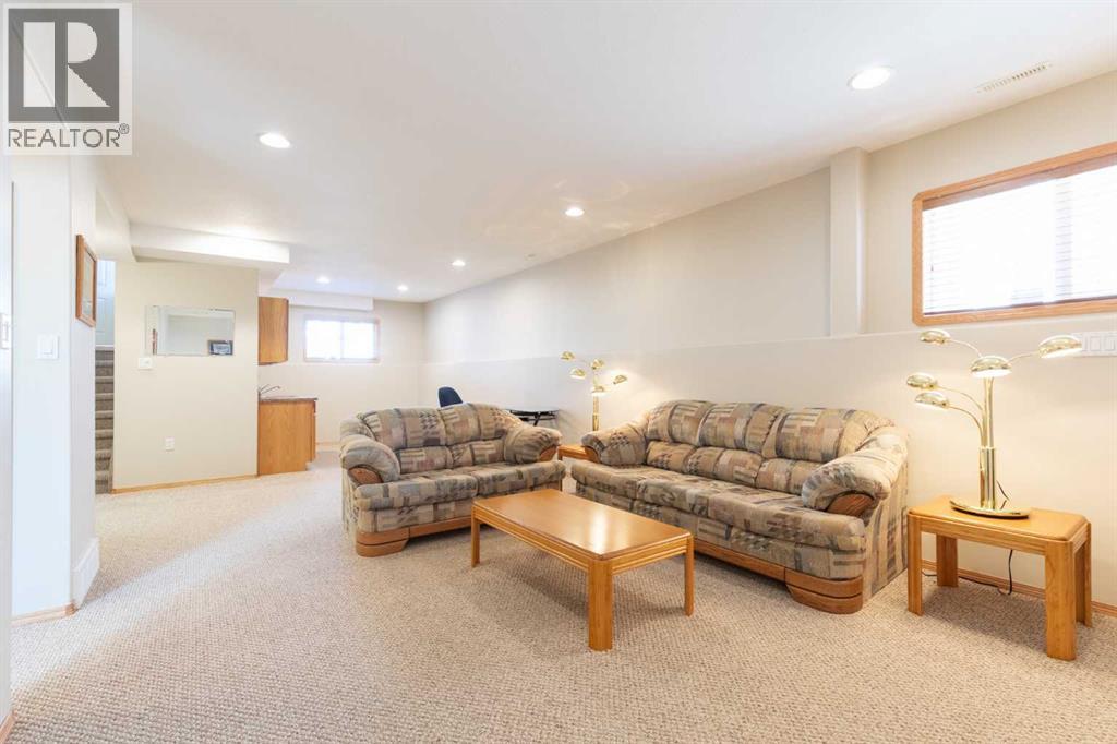 593 Stark Way Se Property Photo 35