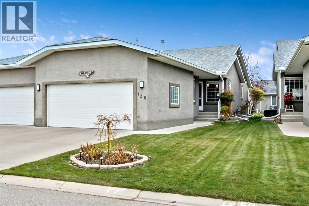 130 Riverside Crescent Nw Property Photo 1